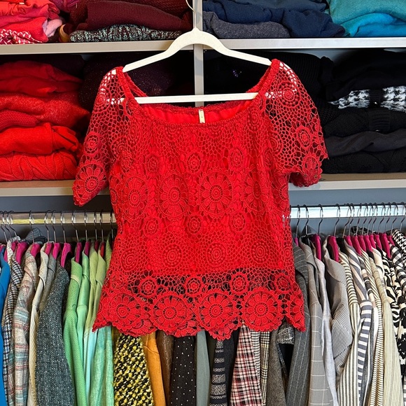 Love Nation red embroidered short sleeve top size M - Picture 1 of 3